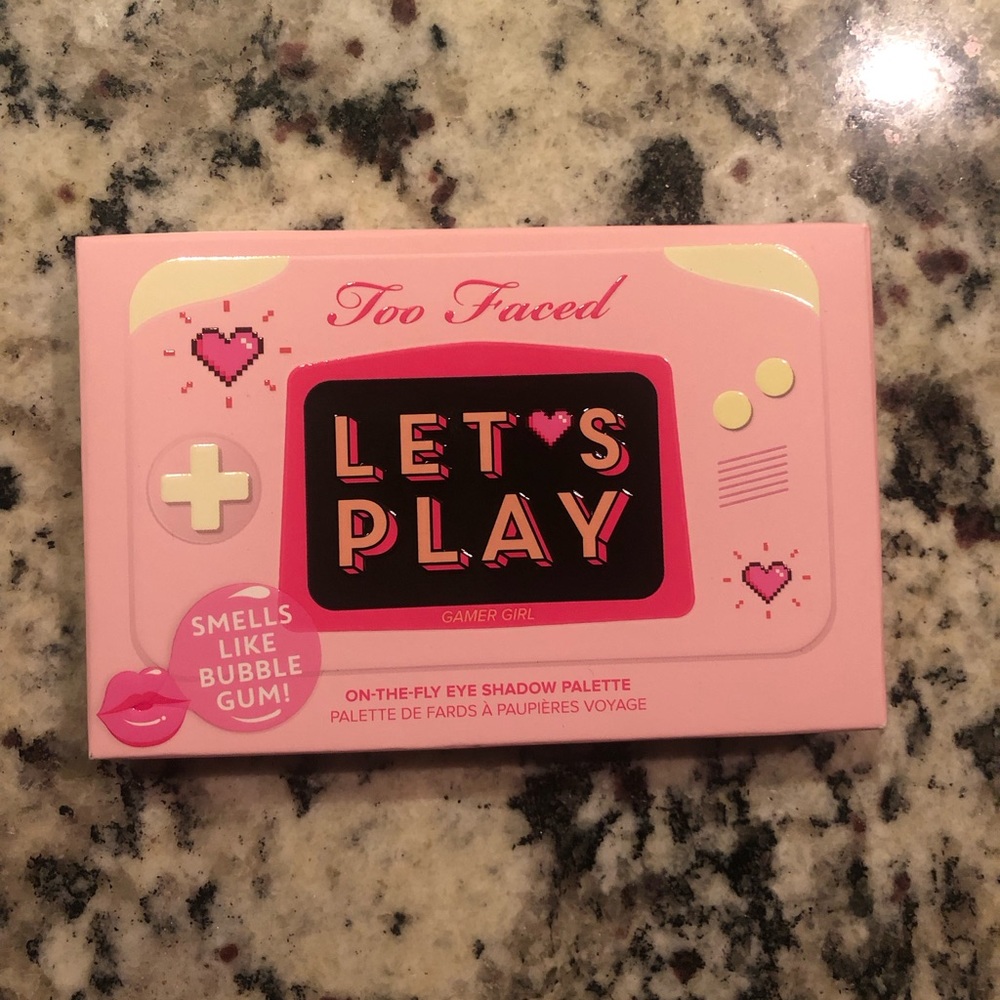 Too faced let’s play eyeshadow palette